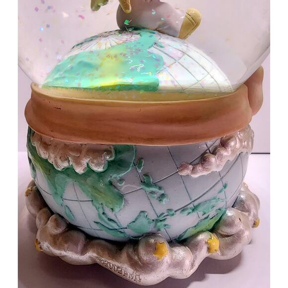 Precious Moments Snowglobe Peace on Earth 2003 Plays Joy to the World Works - Picture 9 of 14